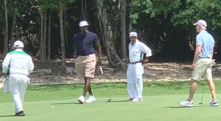 Michael Jordan visita Quintana Roo para jugar golf