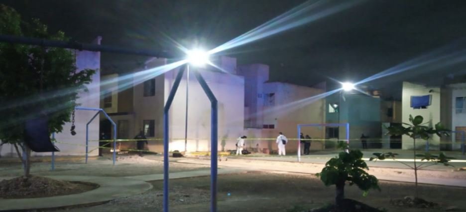Sicarios en moto asesinan a sujeto