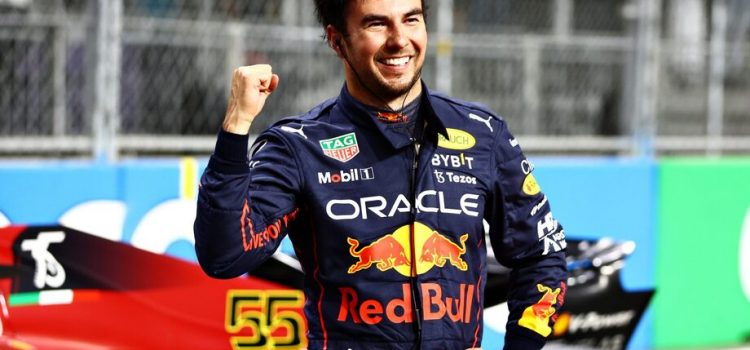 Checo Pérez consigue la pole position en el gran Premio de Arabia