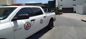 Hombre muere al caer en pozo de elevador