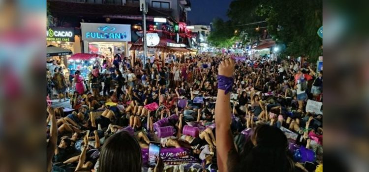 Que encuentren a las desaparecidas, demanda de manifestantes en ‘Playa’ en el 8M
