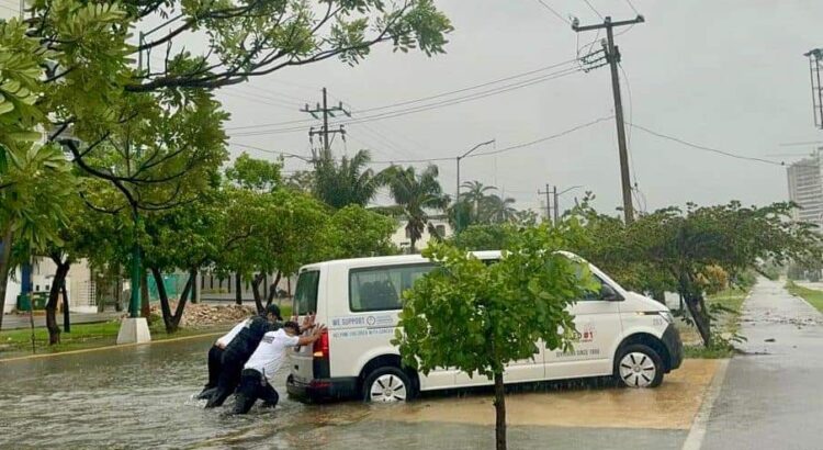 ‘Beryl’ deja daños mínimos en Cancún; termina Ley Seca y reactivan transporte