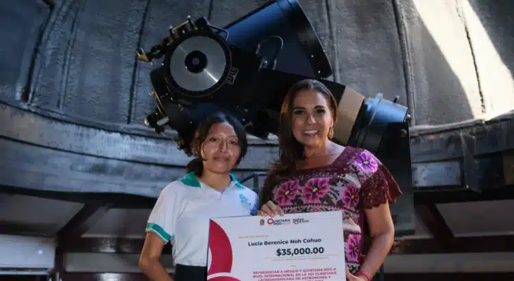 Gobernadora de QRoo felicita a la estudiante Lucía Noh Cohuó, quien ganó la Olimpiada Nacional de Astronomía