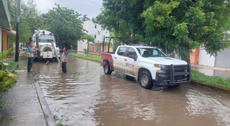 Lluvias de ‘Sara’, ahora como depresión tropical, se dejan sentir en Quintana Roo