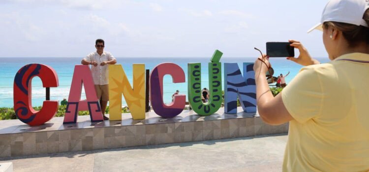 Inicia temporada alta turística; Cancún prevé superar 95 por ciento de ocupación