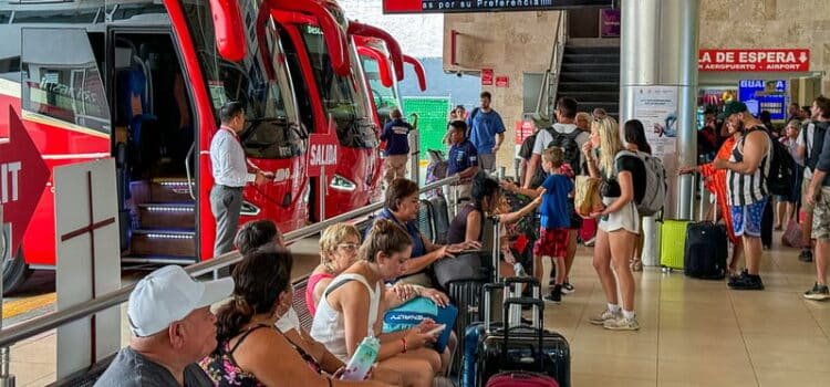 ADO aumentará 20% su oferta de asientos en Riviera Maya durante Semana Santa ADO aumentará 20% su oferta de asientos en Riviera Maya durante Semana Santa