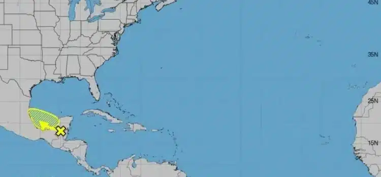 Baja presión provoca fuertes lluvias en Quintana Roo