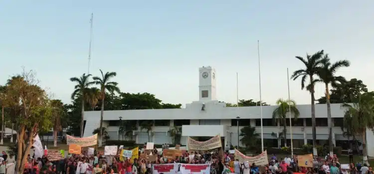 Solicitan al gobierno de Cozumel que niegue permisos para cuarto muelle de cruceros