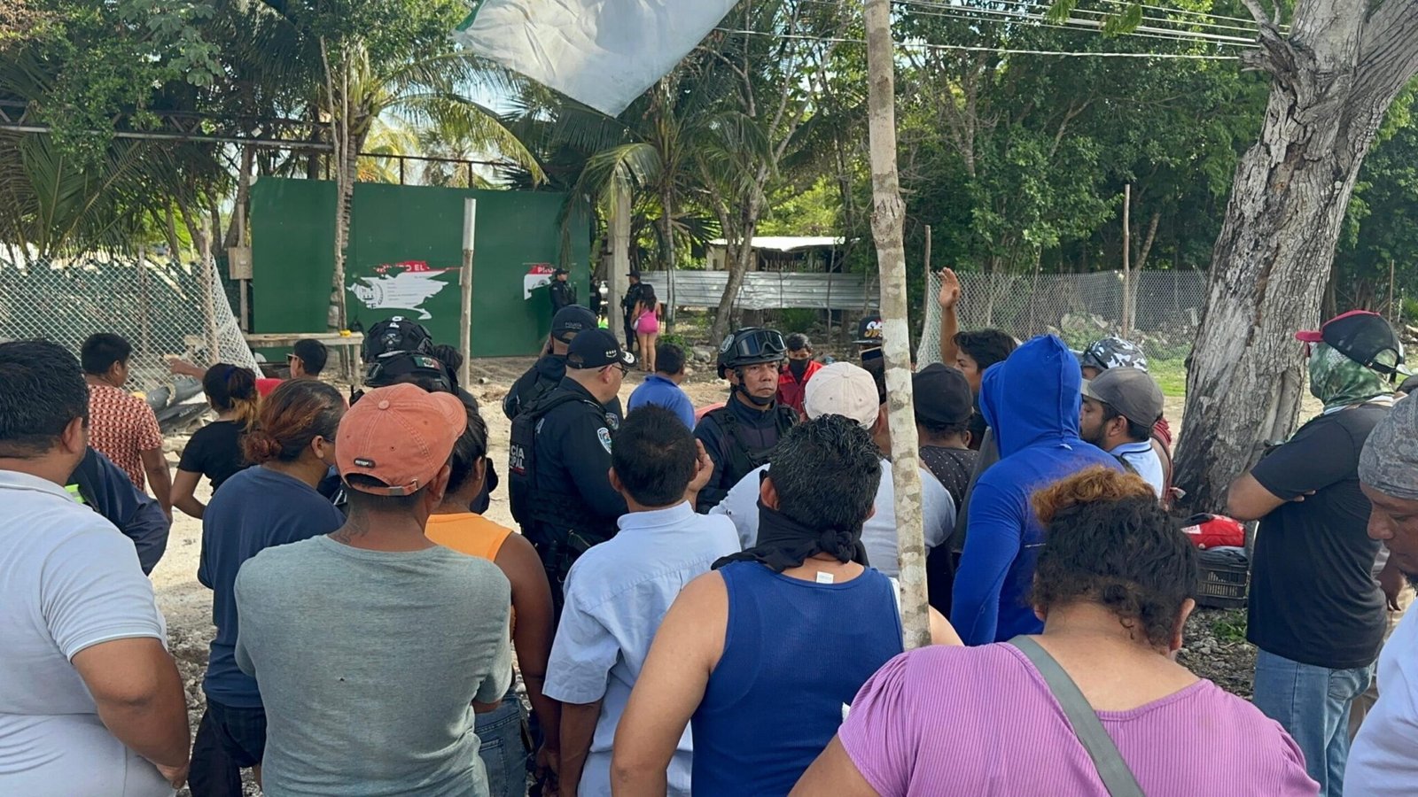 Desalojan a 170 familias en colonia irregular de Tulum