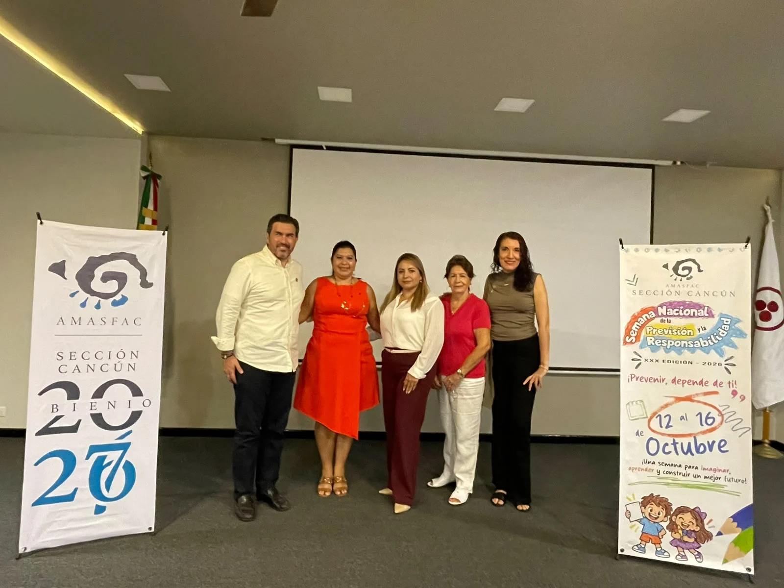 Busca inculcar en niños y jóvenes de Cancún la importancia de la cultura financiera